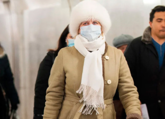 В Москве запрещают мероприятия численностью более 50 человек