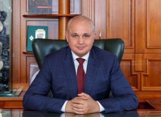 Губернатор разогнал покупателей ТЦ