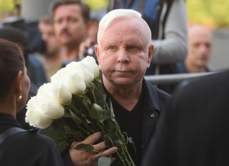 Разин опроверг слухи о смерти Моисеева