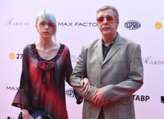 Дочь Ефремова собирается стать опекуном матери