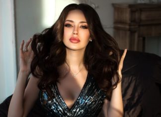 Костенко вместе с детьми переезжает в Казань