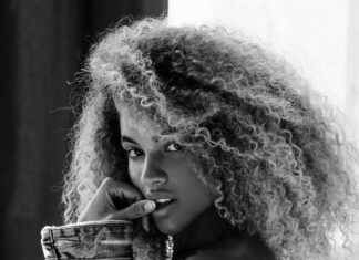 СМИ: Пино уехала в отпуск без Криворотова