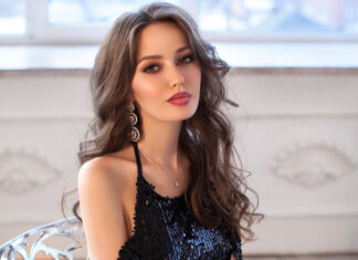 Костенко закатила скандал из-за алиментов Тарасова