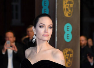 Сын Джоли говорит на русском