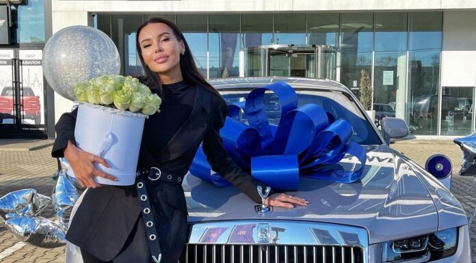 Джиган подарил супруге Rolls-Royce