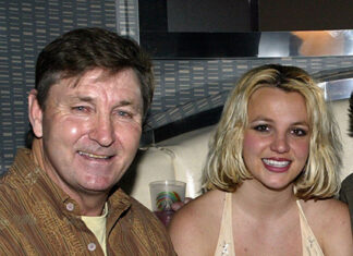 Отец Бритни Спирс требует от нее $2 млн