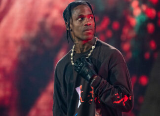 Фанат подает в суд на Трэвиса Скотта