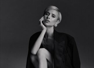 Карпович вышла на сцену с детьми Прилучного