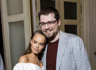 Сделал большой шаг: Харламов познакомил семью с новой девушкой