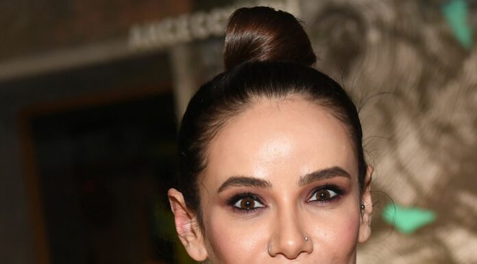 Айза раскрыла причину развода с Гуфом: «Друг сказал: «Мне звонит Леша и просит денег на проститутку»