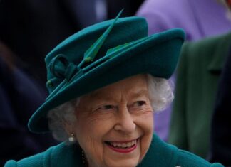 Букингемский дворец опроверг смерть Елизаветы II