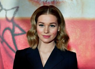 На зло? Асмус публикует откровенные фото с новым возлюбленным