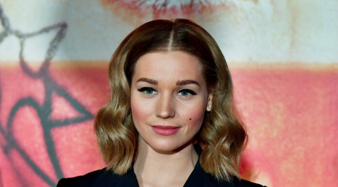 На зло? Асмус публикует откровенные фото с новым возлюбленным