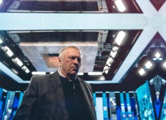 СМИ: Жириновский подключен к аппарату ИВЛ