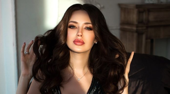 Костенко вместе с детьми переезжает в Казань