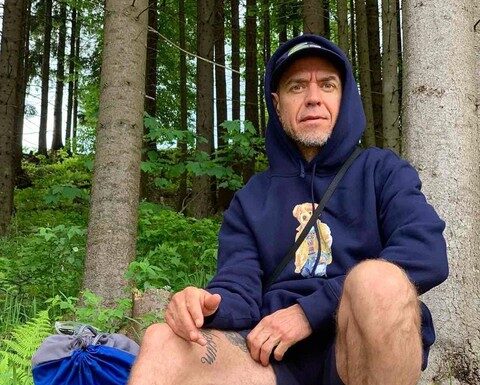 Солист группы «Ляпис Трубецкой» избил фаната на сцене