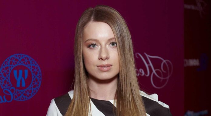 Хейтеры атаковали Савичеву после откровения о потере ребенка