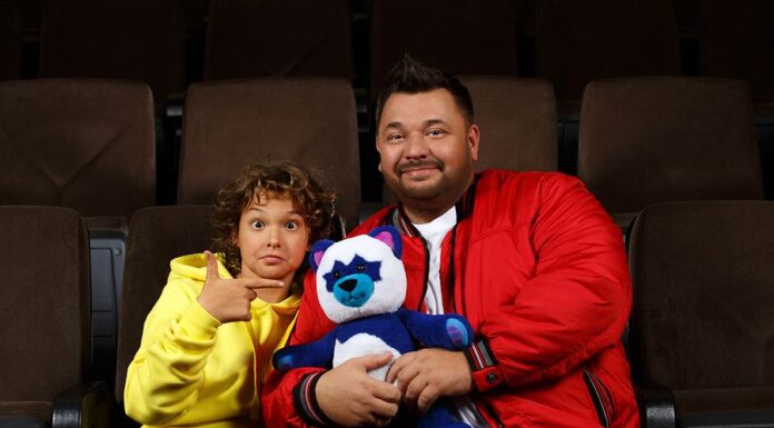 Жуков вместе с сыном снялся в клипе на саундтрек к фильму «Плюшевый Бум!»