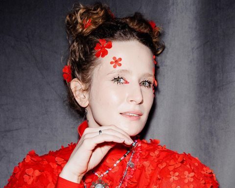 Монеточке пришлось продать квартиру в Москве, адрес которой стал известен поклонникам