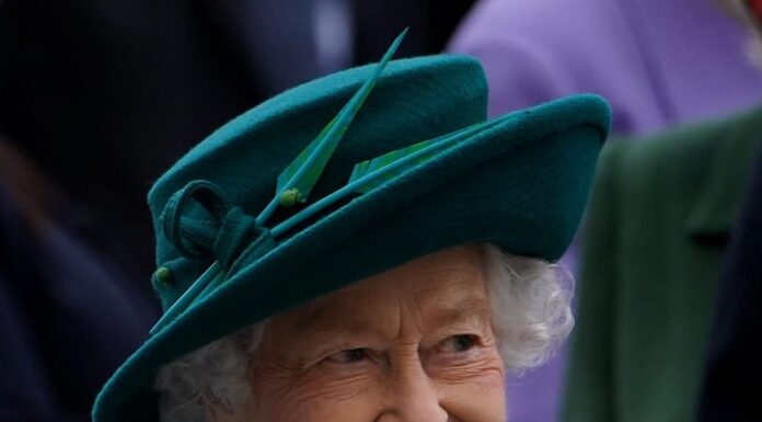 Букингемский дворец опроверг смерть Елизаветы II