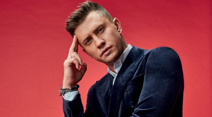 Прилучный намерен получить 4,5 млн рублей от избившего его человека